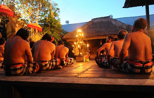 Đặc sắc điệu múa Kecak trên đảo Bali Indonesia